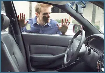 Safe Key Shop Chicago, IL 312-288-7596 - 19-locked-keys-in-car